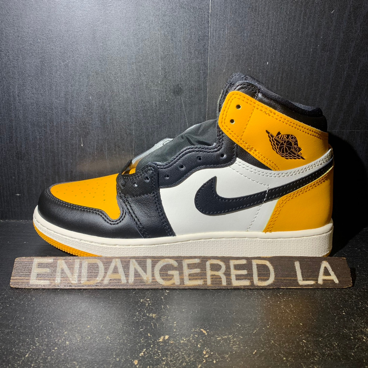 yellow toe jordan 1