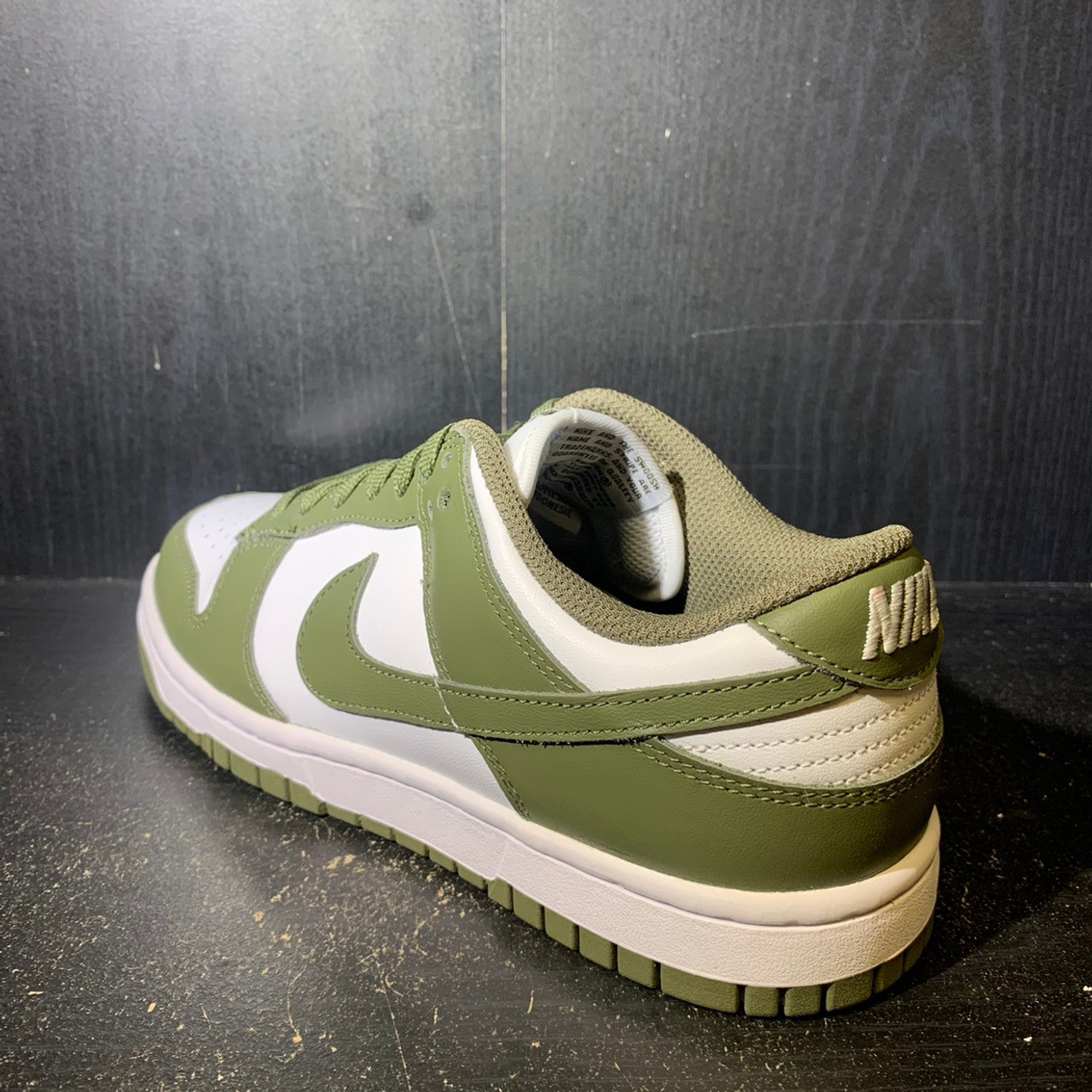 Nike dunk medium olive