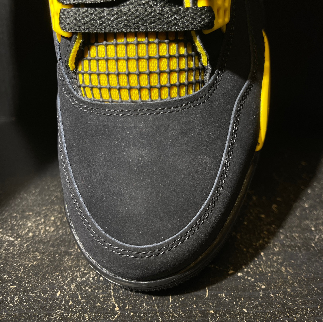 Air Jordan 4 Thunder 23'