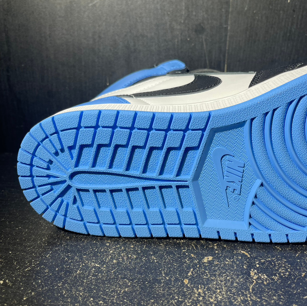 Air Jordan 1 UNC Toe