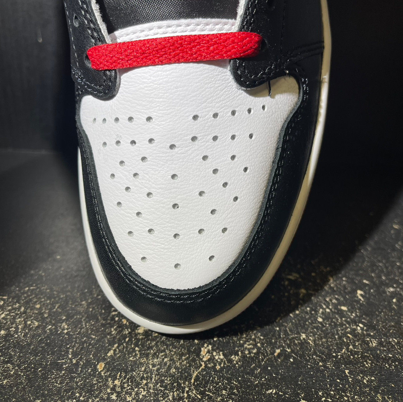 Air Jordan 1 Low Black Toe 23'