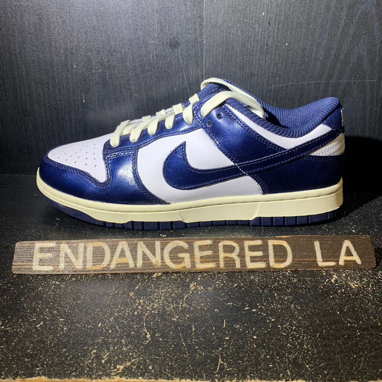 Vintage navy dunks