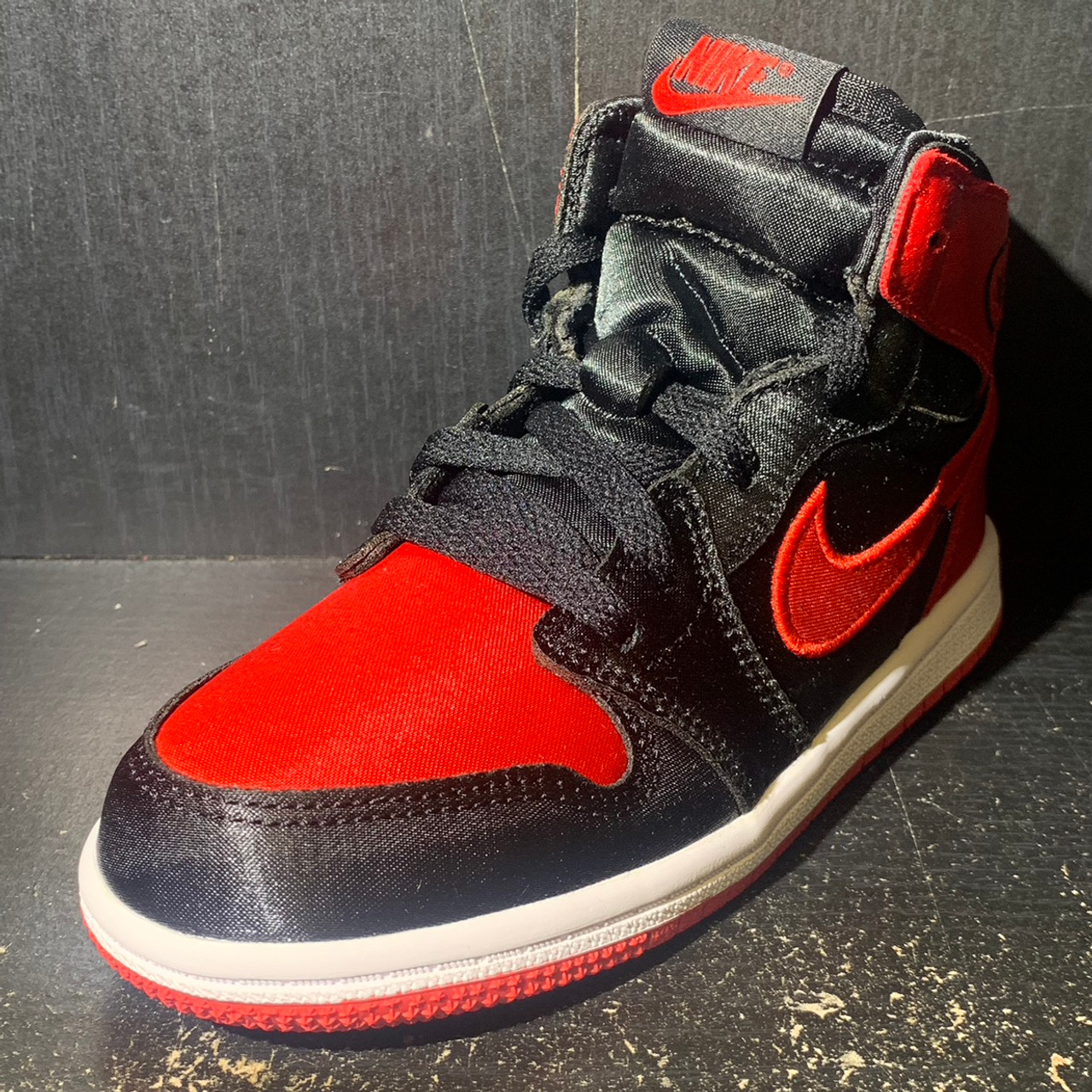 Air Jordan 1 Satin Bred (PS)