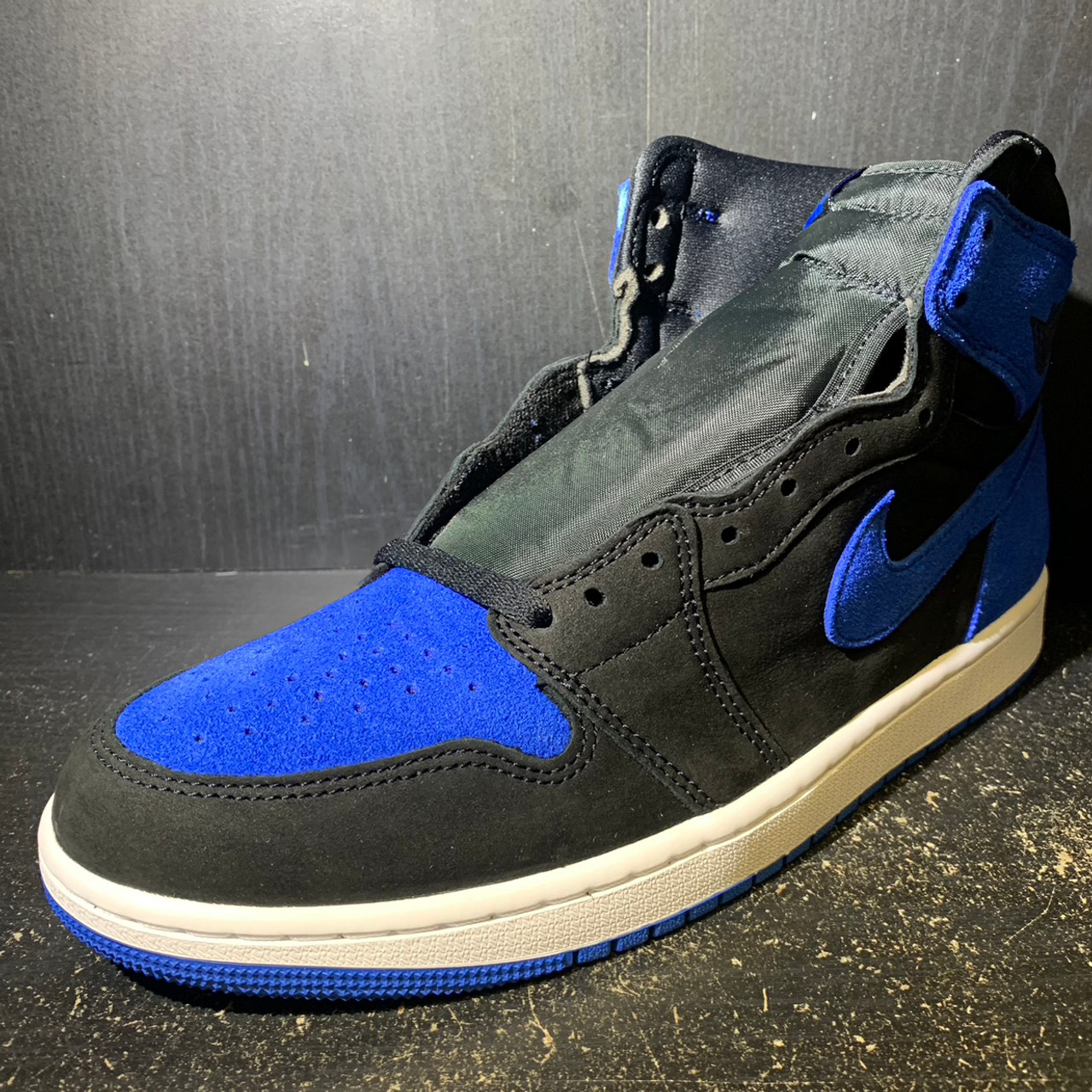 Air Jordan 1 Royal Reimagined 23