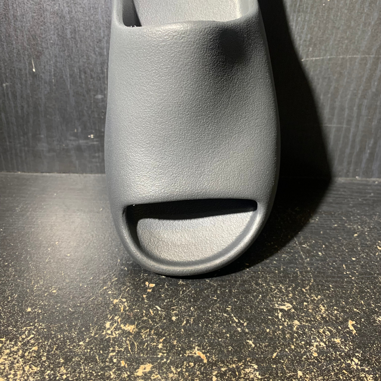 Yeezy Slide Onyx (KDS) - ENDANGERED LA