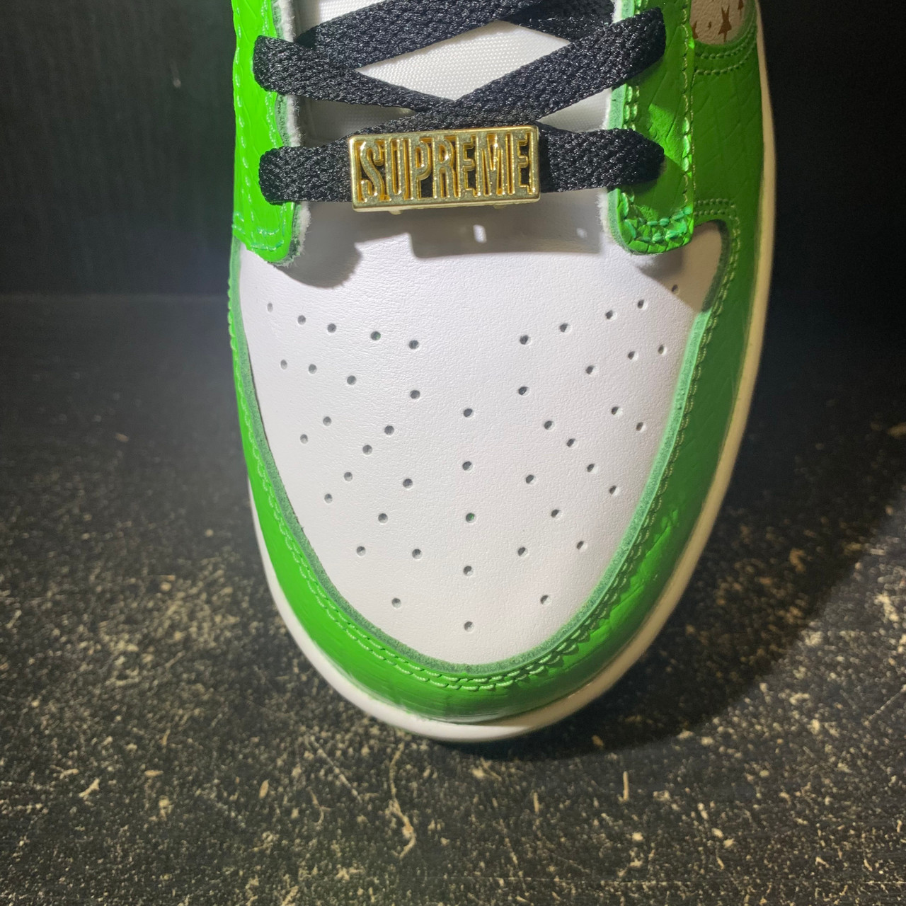 Nike SB Dunk Low Supreme Star Mean Green