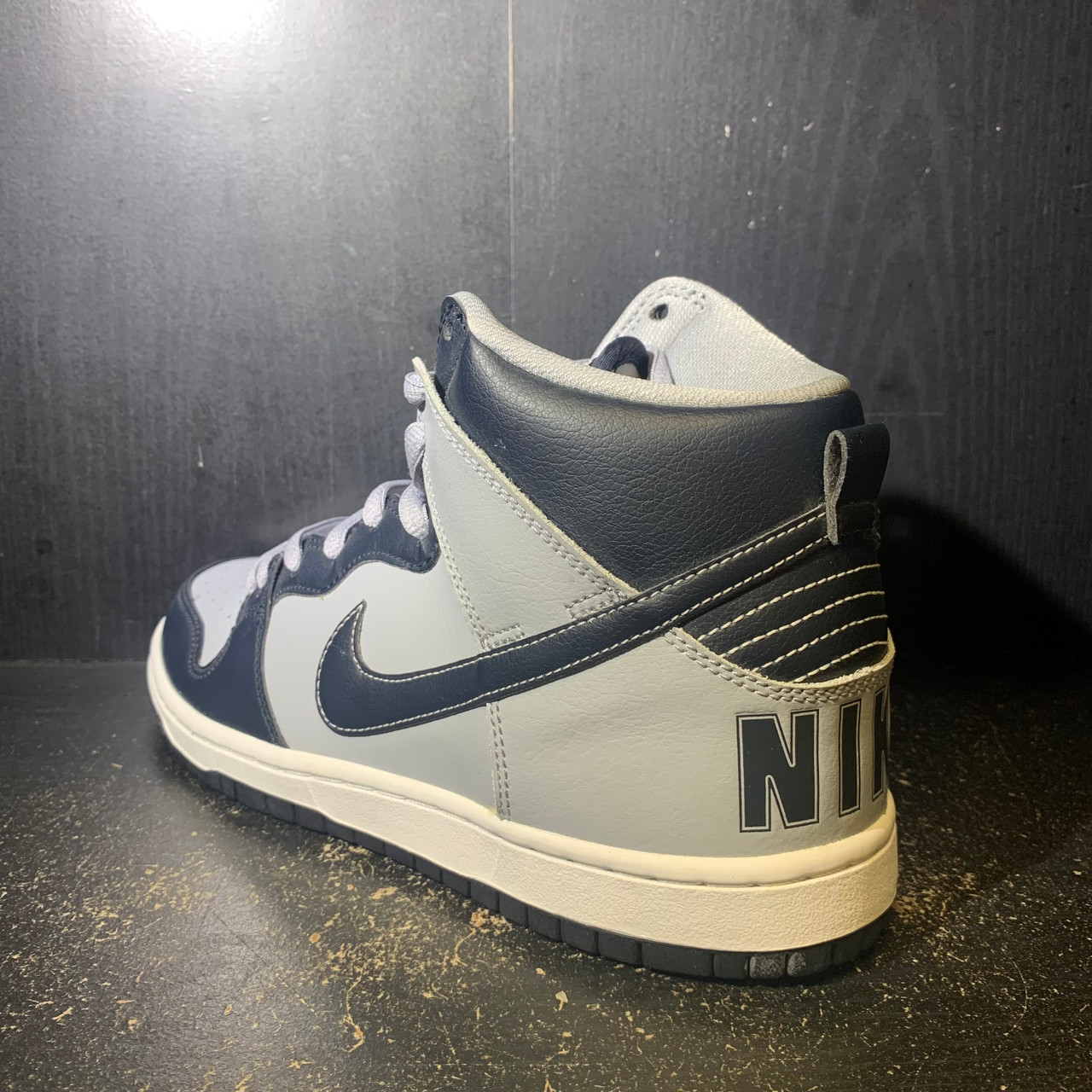 Air Jordan 4 KAWS Grey Sz 8