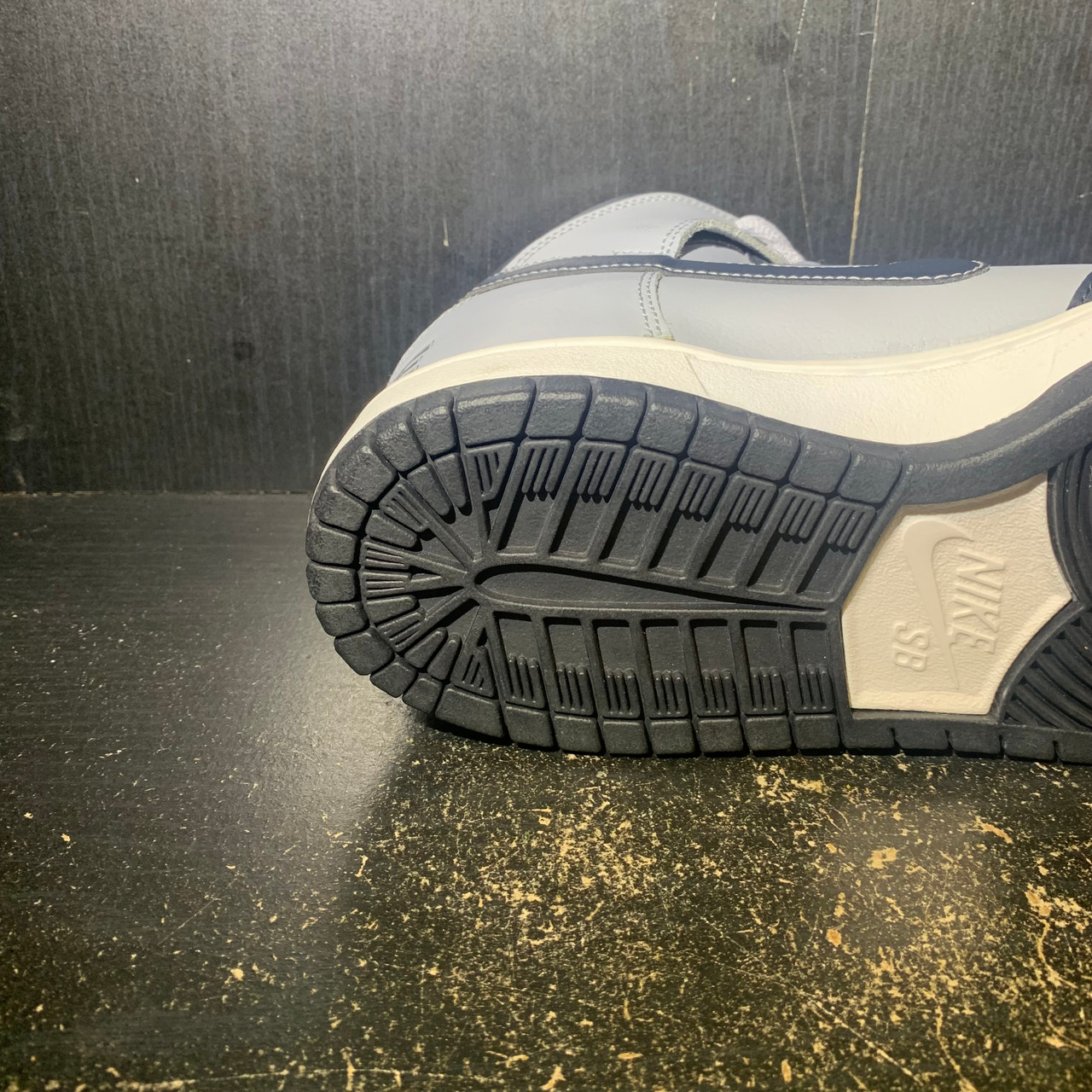 Air Jordan 4 KAWS Grey Sz 8