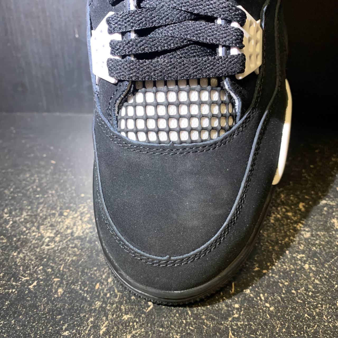 Air Jordan 4 White Thunder