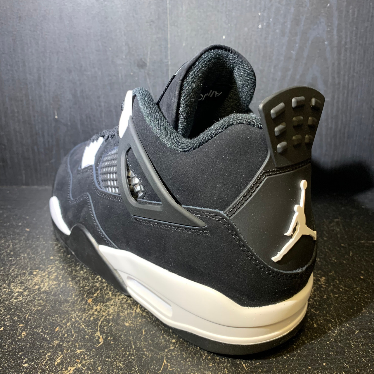 Air Jordan 4 White Thunder