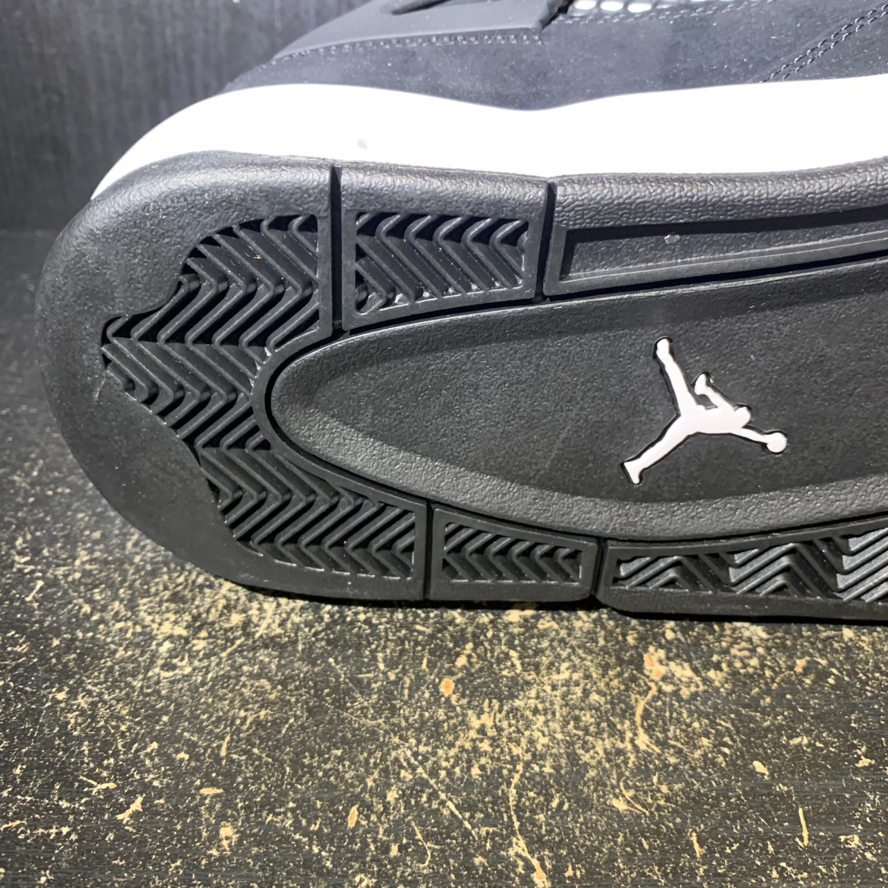 Air Jordan 4 White Thunder