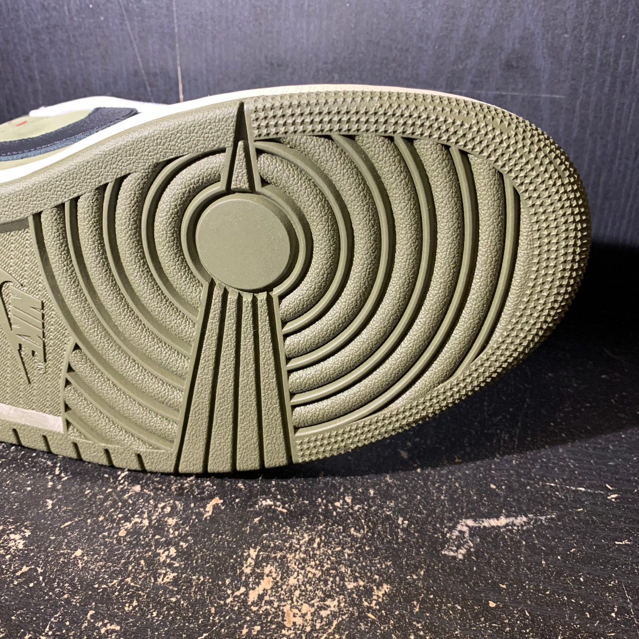 Air Jordan 1 Low OG Travis Scott Medium Olive