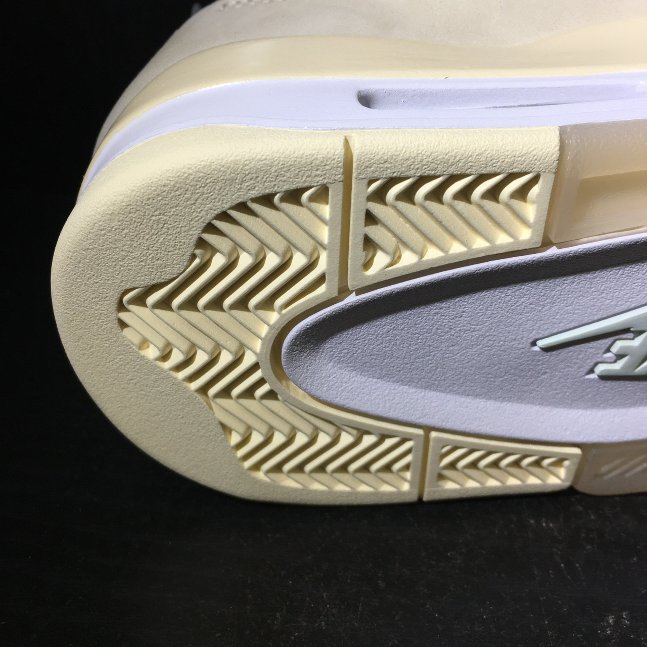 Air Jordan 4 Off-White - ENDANGERED LA