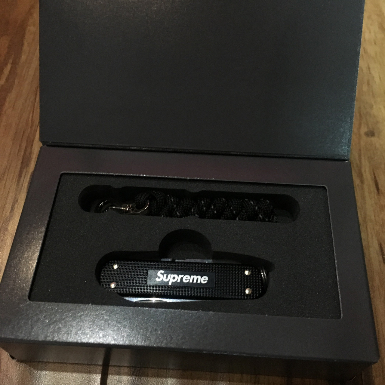 Supreme Knife Victorinox Classic Alox Black S/S 19' 1