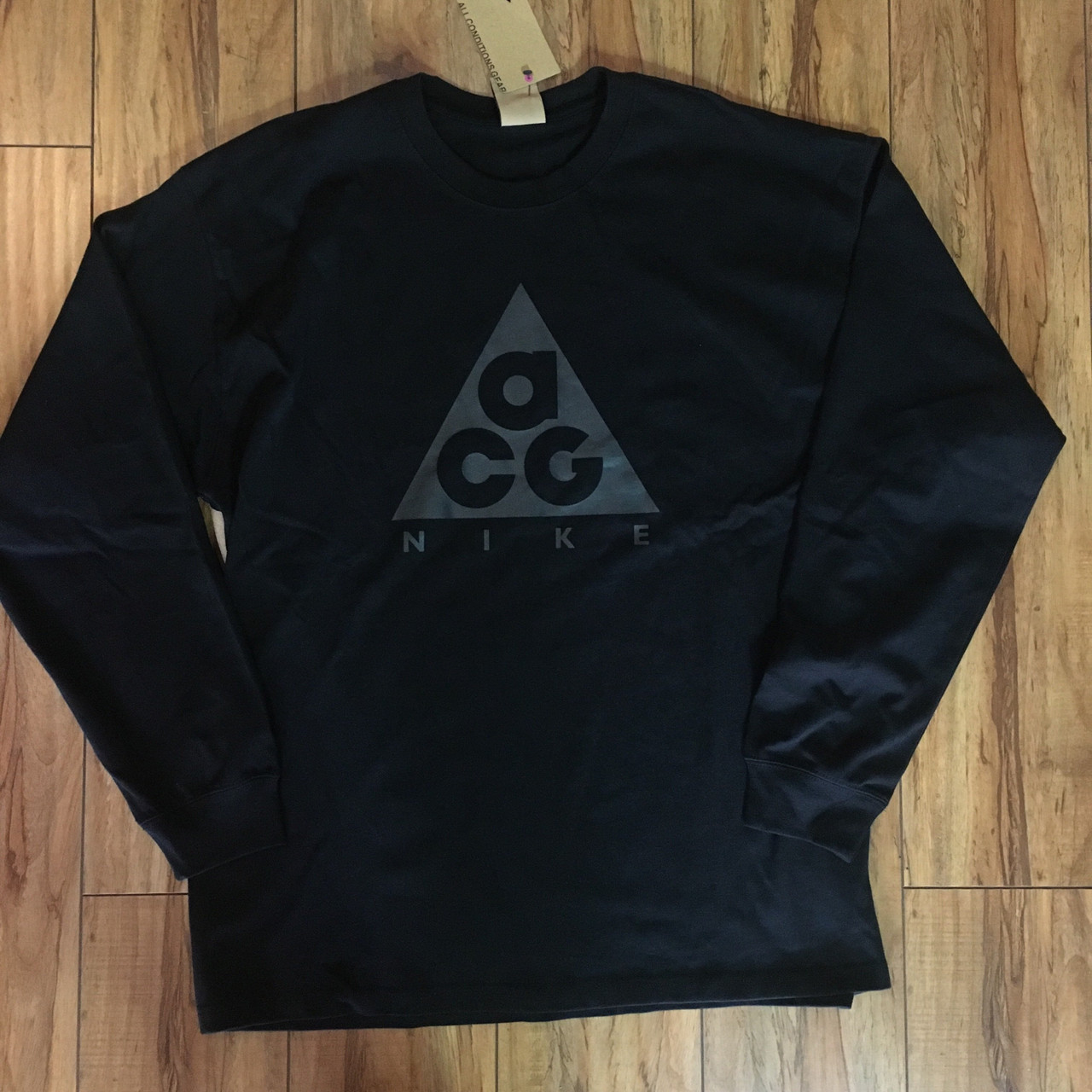 Nike ACG L/S Sz M - ENDANGERED LA