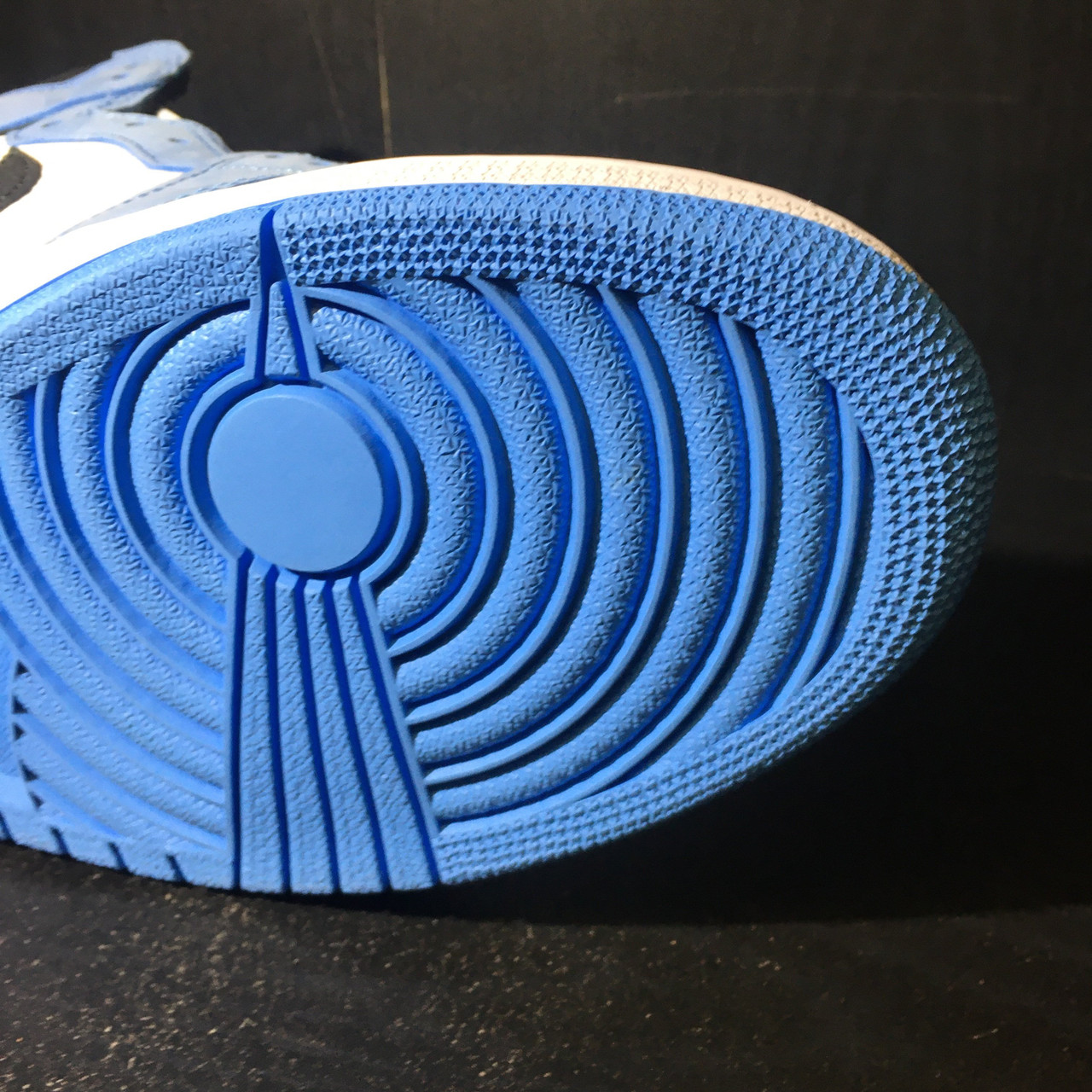 jordan 1 university blue sole