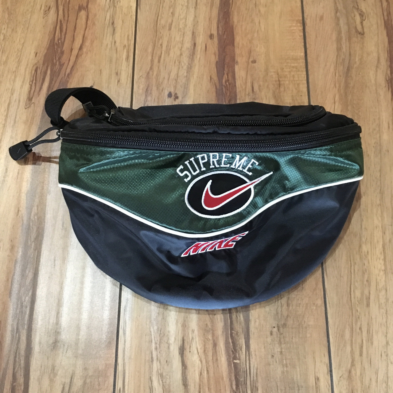 新規入荷Supreme NIKE Shoulder Bag Green ショルダーバッグ