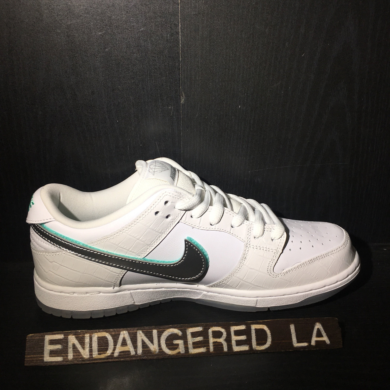 Nike SB Dunk Low Diamond Supply Co. White Diamond