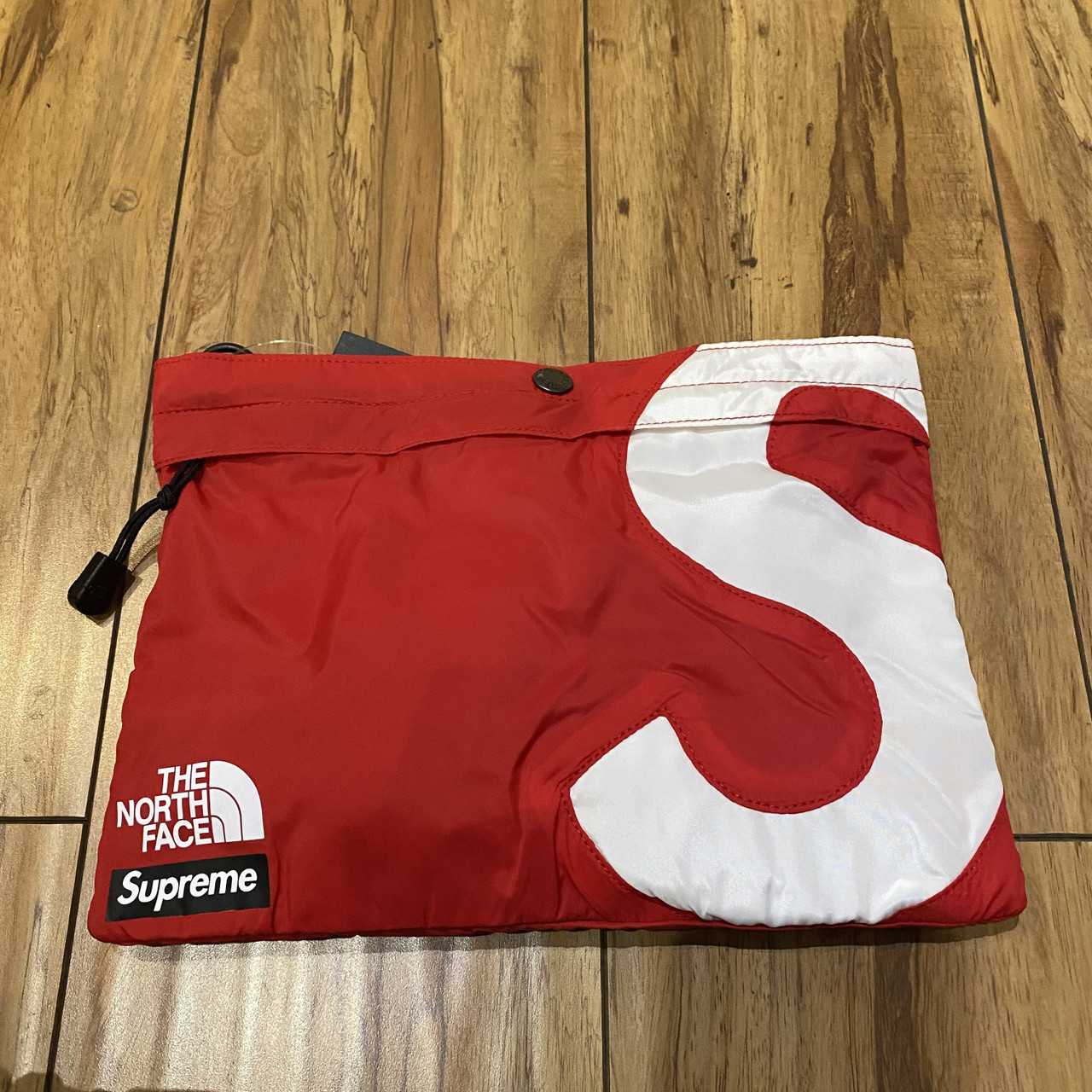 The bag shoulder strap red Supreme Shoulder Bag (SS18) Sacha