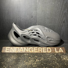 Yeezy Foam RNNR Onyx (KDS)