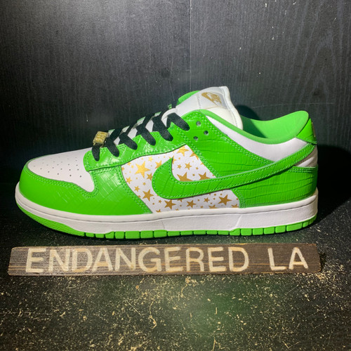 Nike SB Dunk Low Supreme Star Mean Green