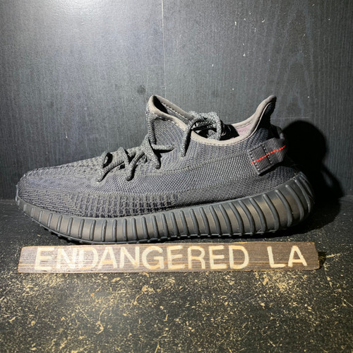 Yeezy 350 V2 Onyx Sz 10