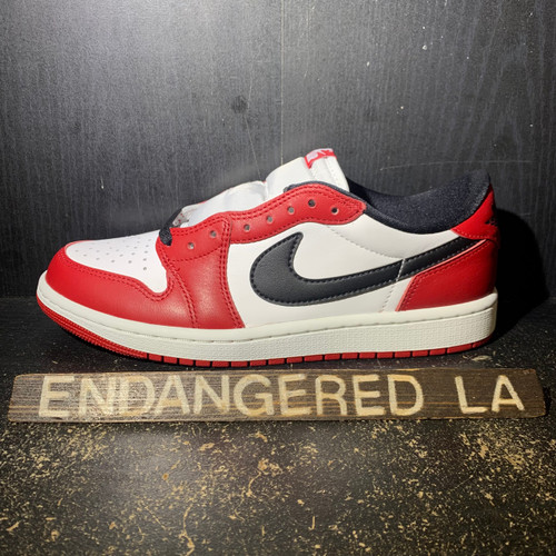 Air Jordan 1 Low OG Chicago 25' Sz 8.5