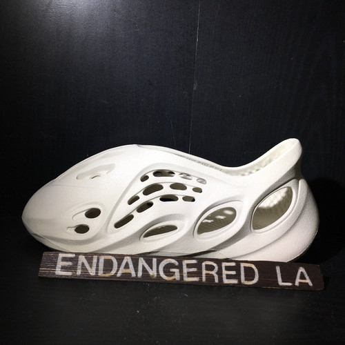 Yeezy Foam RNNR Ararat