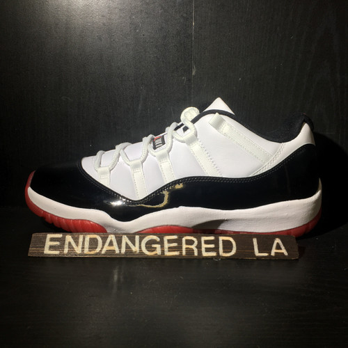 Air Jordan 11 Low Concord Bred