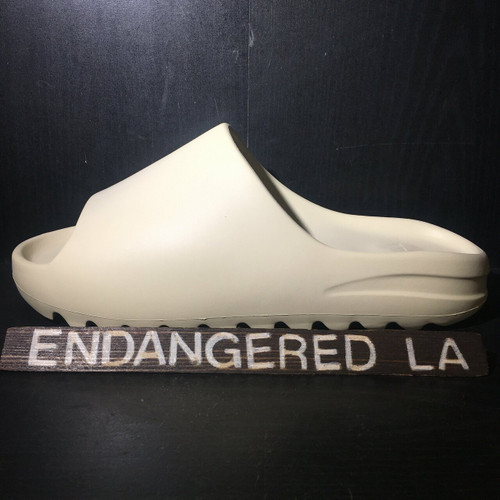 Yeezy Slide Bone (First Release)