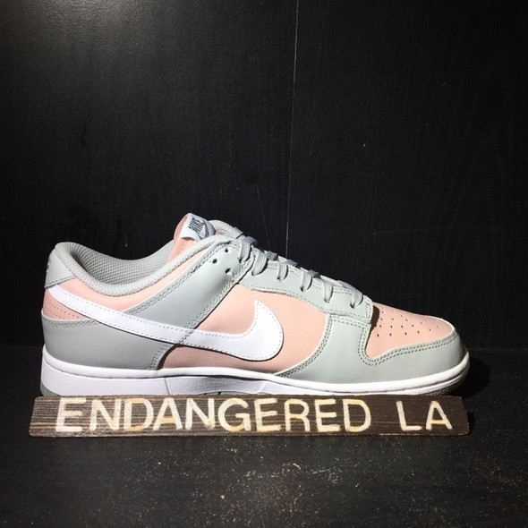 Nike Dunk Low Pink Oxford Sz 9W (#21312) Nike Dunk Low Pink Oxford Sz 9W (#21312)