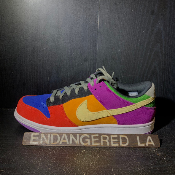 Nike Dunk Low Viotech 19' Sz 10 (#24278) Nike Dunk Low Viotech 19' Sz 10 (#24278)