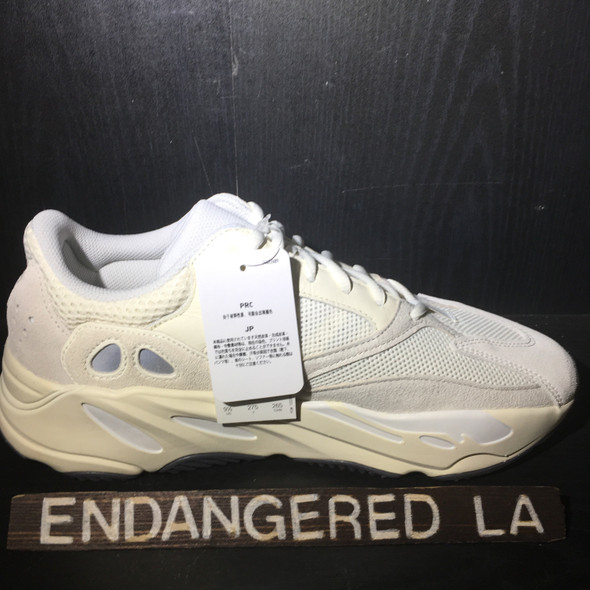 Yeezy 700 Analog