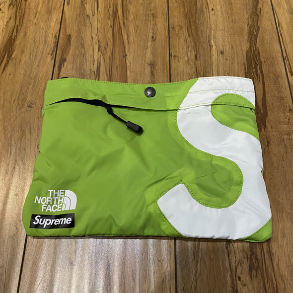 Supreme Shoulder Bag TNF Lime F/W 20' Supreme Shoulder Bag TNF Lime F/W 20'