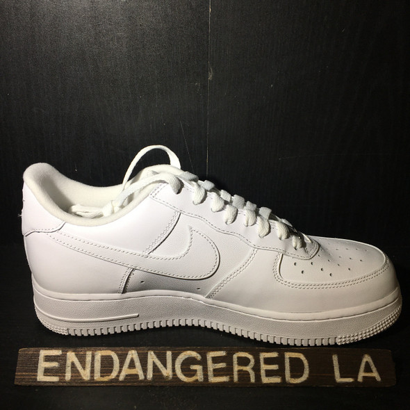 Nike Air Force 1 Supreme White Sz 11 (#18279) Nike Air Force 1 Supreme White Sz 11 (#18279)