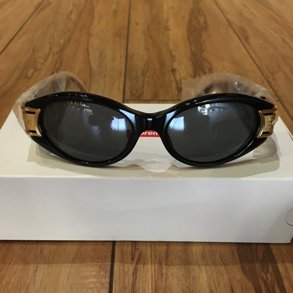 Supreme Sunglasses Plaza Black S/S 18' Supreme Sunglasses Plaza Black S/S 18'