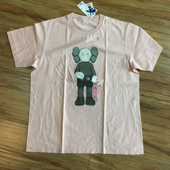 KAWS x Uniqlo Companion Tee Pink Sz M (#8900) KAWS x Uniqlo Companion Tee Pink Sz M (#8900)