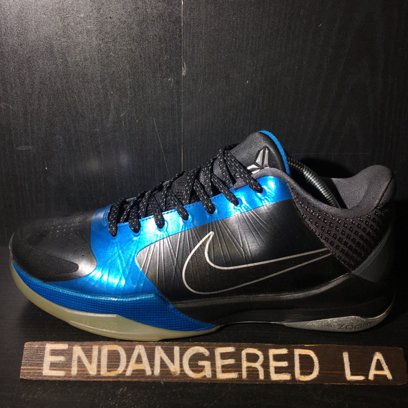 Kobe 5 Dark Knight Sz 10 (#14978) Kobe 5 Dark Knight Sz 10 (#14978)