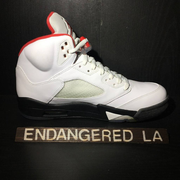 Air Jordan 5 Fire Red 13' Sz 13 (#17733) Air Jordan 5 Fire Red 13' Sz 13 (#17733)