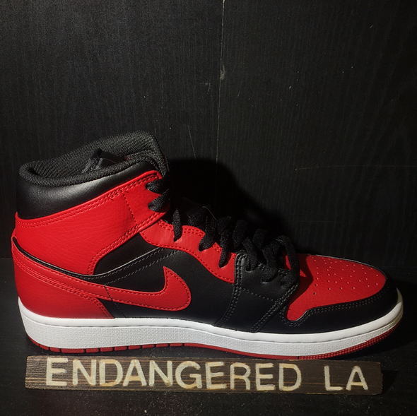 Air Jordan 1 Mid Bred Sz 8 Air Jordan 1 Mid Bred Sz 8