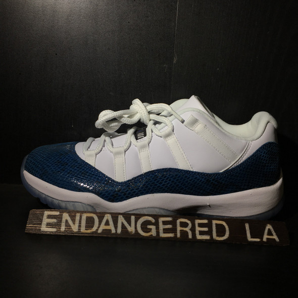 Air Jordan 11 Low Snakeskin Navy Sz 10.5 (#18329) Air Jordan 11 Low Snakeskin Navy Sz 10.5 (#18329)
