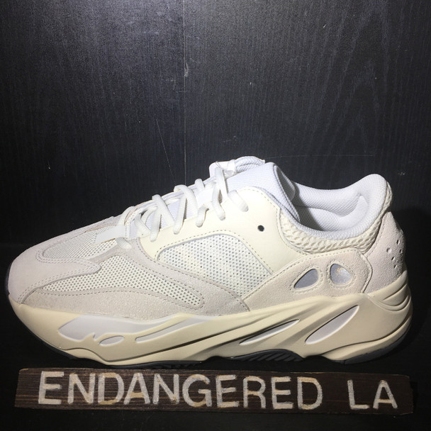 Yeezy 700 Analog