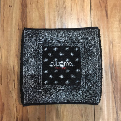 supreme Bandana Fleece Neck Gaiter black