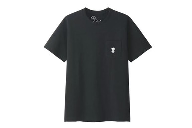 PEANUTS - Kaws UNIQLO スヌーピー KAWS x Uniqlo x Peanuts Snoopy Pocket Tee Black (Asia Sizing
