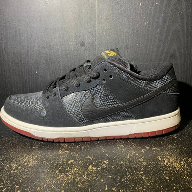 靴 Nike SB Dunk Low \"Snake Eyes\" Nike SB Dunk Low Snake Eyes Snakeskin Blk/Blk Univ Red Men's