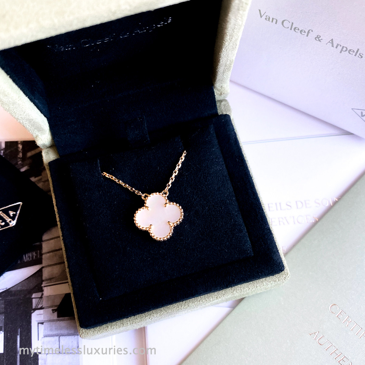 Van Cleef & Arpels ビンテージアルハンブラ YG MOP VAN CLEEF & ARPELS Vintage Alhambra Pendant/ Necklace White MOP YG