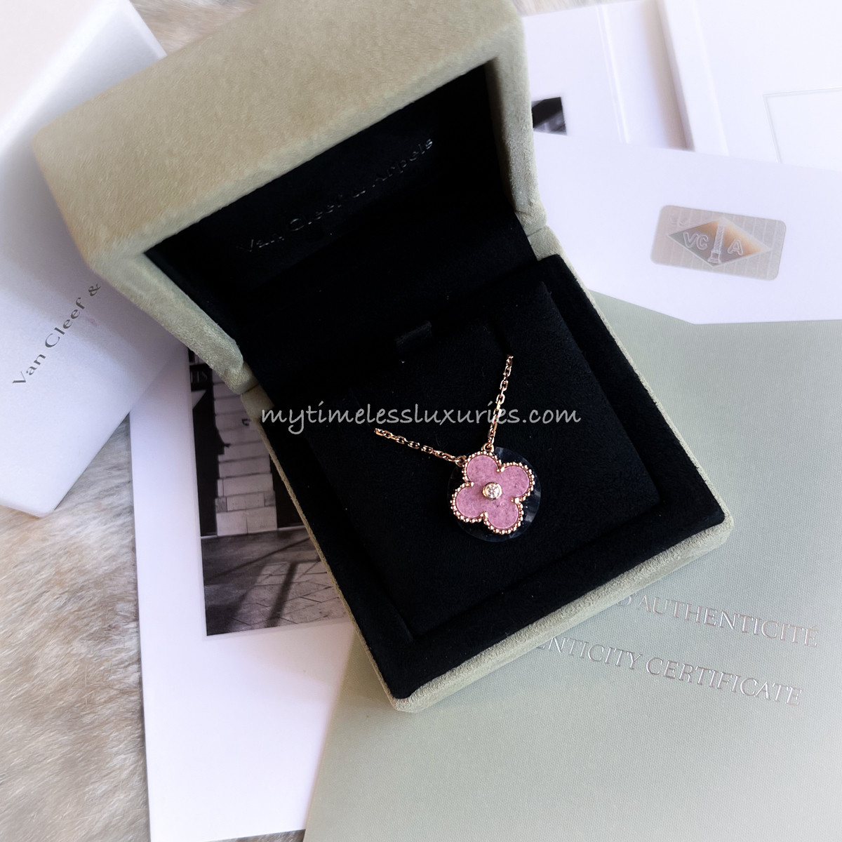 VAN CLEEF & ARPELS 2021 Holiday Pendant Rhodonite RG *New