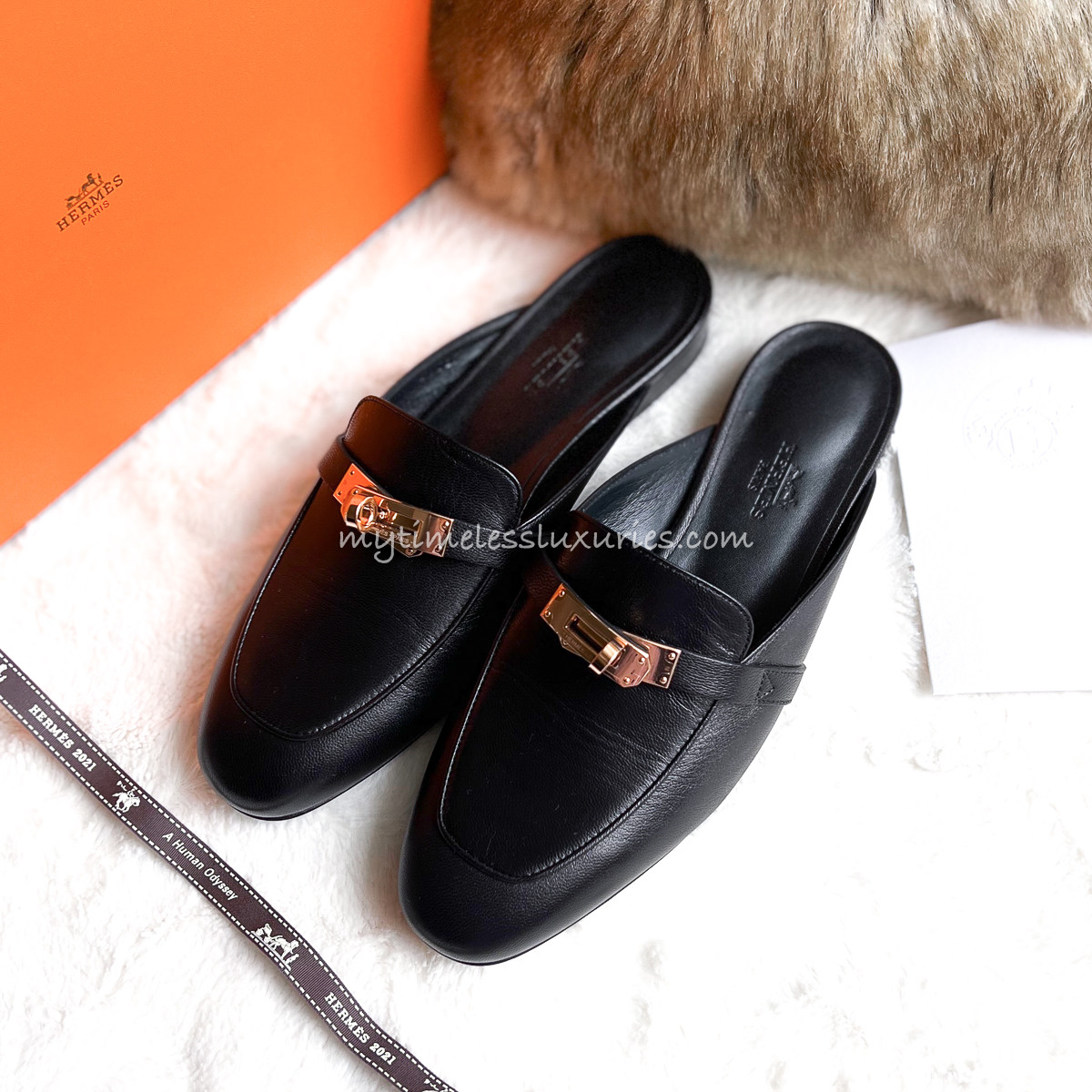 HERMES ブラックレザー ミュール ミュール 《オズ》 | Hermès - エルメス-公式サイト
