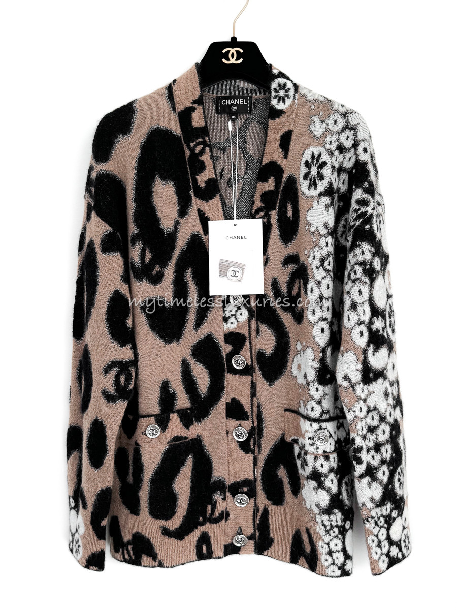 CHANEL 23A Metiers d'Art CC Leopard Print Cardigan *New - Timeless