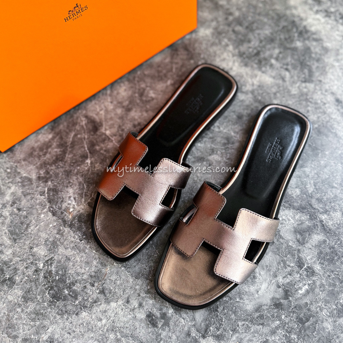 HERMÈS ブラウン サンダル 38 サイズ HERMES Oran Sandals 38 Bronze *New - Timeless Luxuries